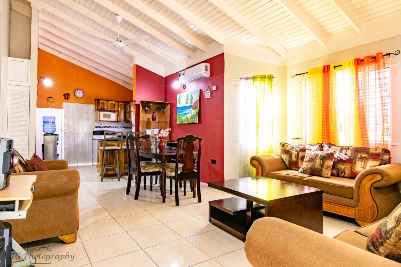 Ocho Rios Emerald 2 Bed 10 Mins Ocho Rios 24Hrs Hot Water Wi Fi Buitenkant foto