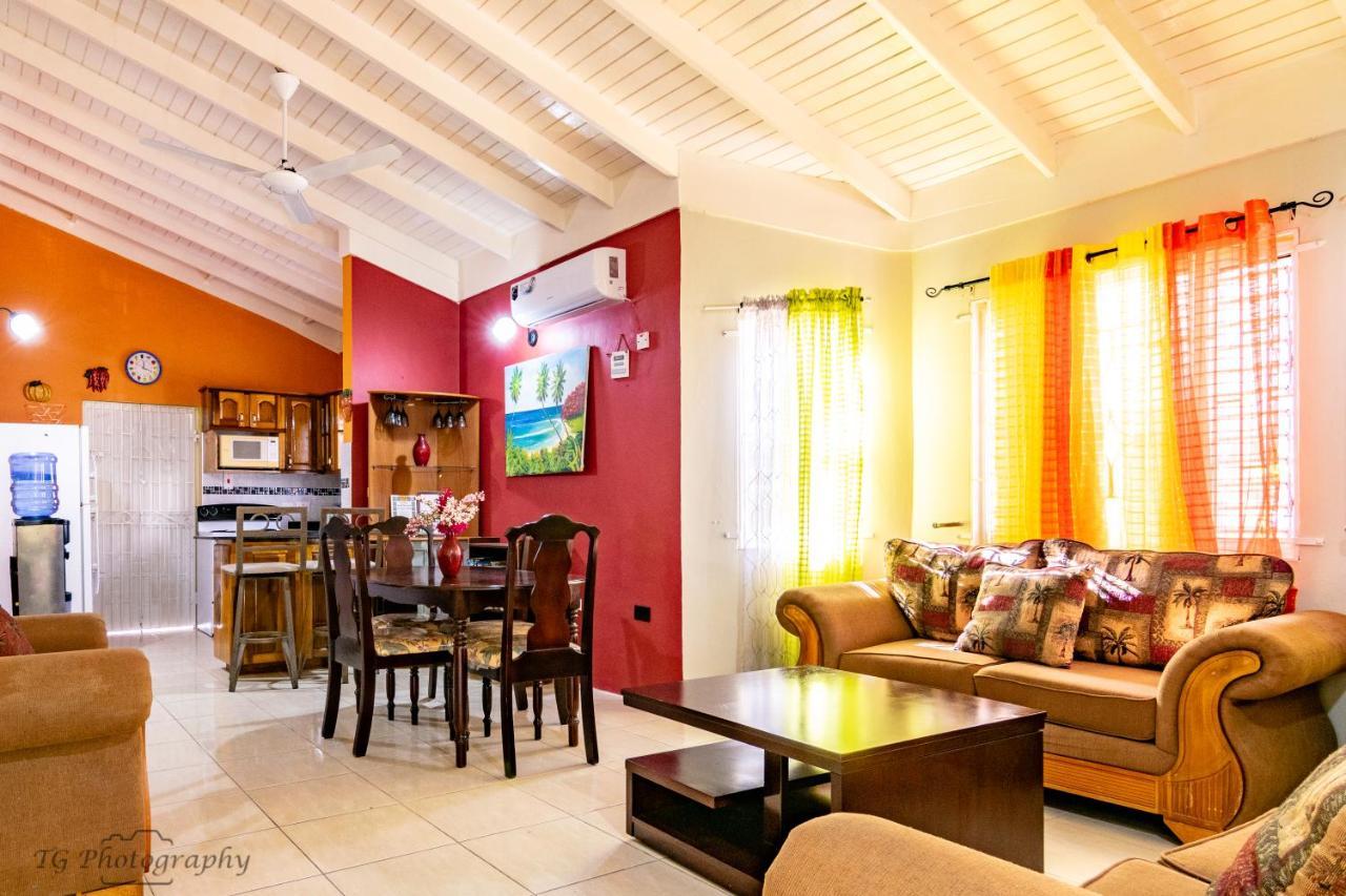 Ocho Rios Emerald 2 Bed 10 Mins Ocho Rios 24Hrs Hot Water Wi Fi Buitenkant foto