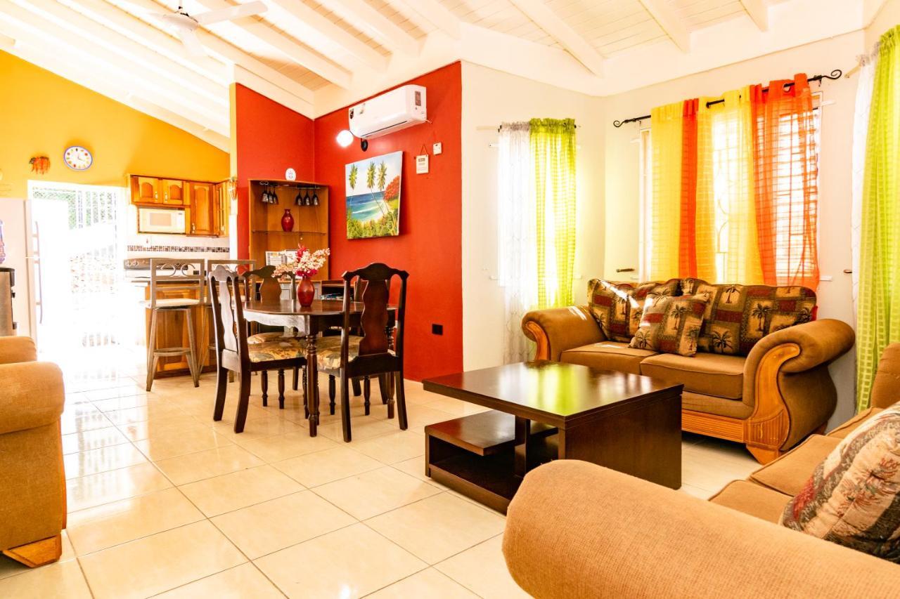Ocho Rios Emerald 2 Bed 10 Mins Ocho Rios 24Hrs Hot Water Wi Fi Buitenkant foto